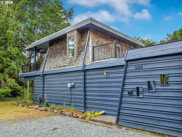 844 LITTLE BEACH Dr, Gearhart, OR 97138