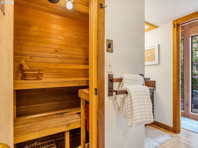 844 LITTLE BEACH Dr, Gearhart, OR 97138