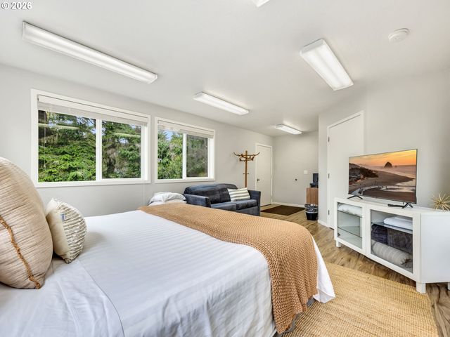 844 LITTLE BEACH Dr, Gearhart, OR 97138