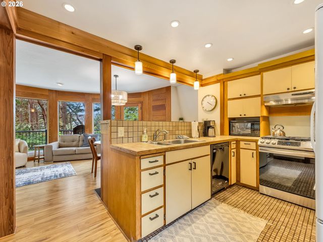 844 LITTLE BEACH Dr, Gearhart, OR 97138