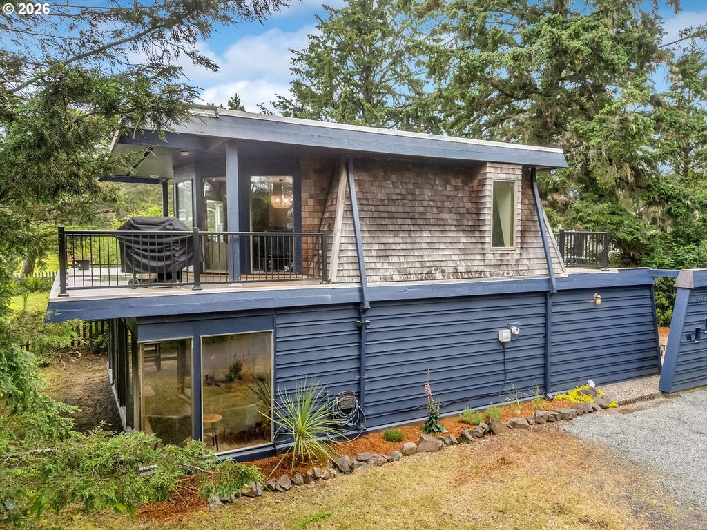 844 LITTLE BEACH Dr, Gearhart, OR 97138