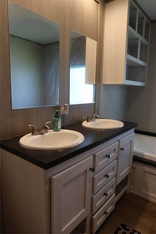 8931 Defiance Street, La Porte, TX 77571
