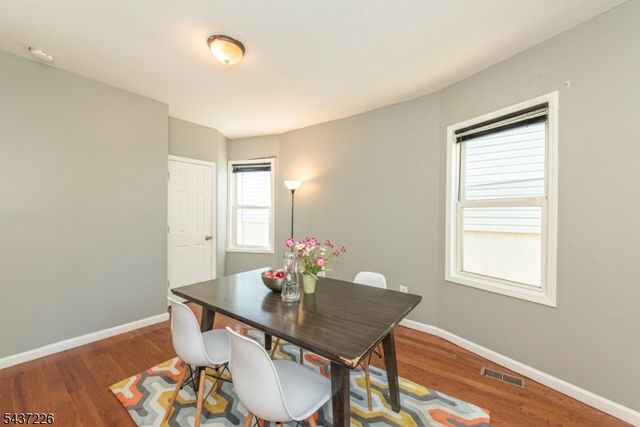 145 Alexander St, Newark City, NJ 07106
