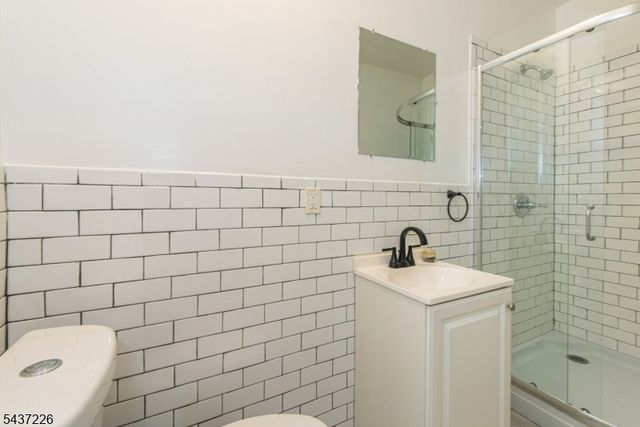 145 Alexander St, Newark City, NJ 07106