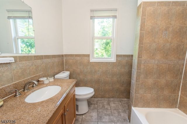 145 Alexander St, Newark City, NJ 07106