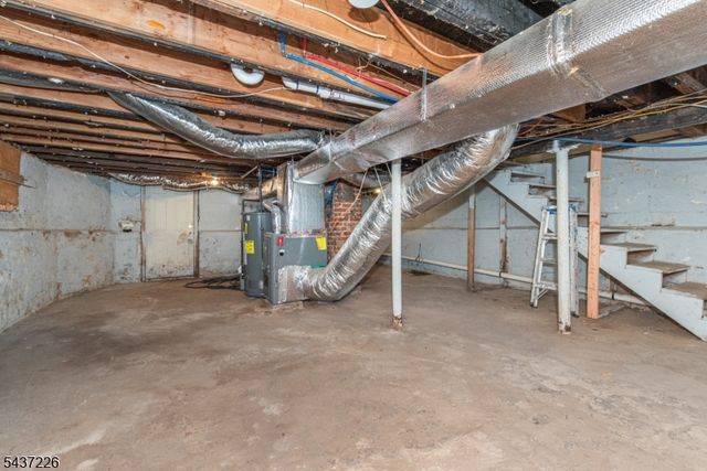 145 Alexander St, Newark City, NJ 07106