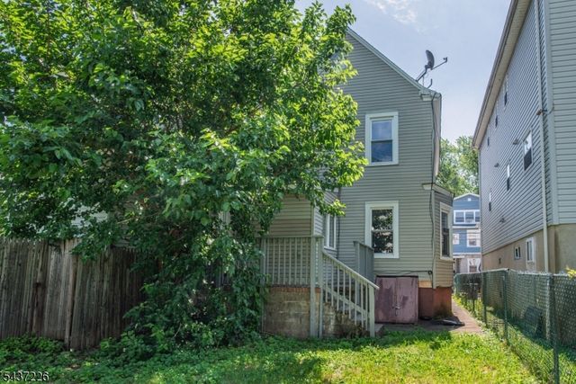 145 Alexander St, Newark City, NJ 07106