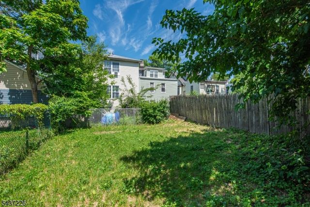 145 Alexander St, Newark City, NJ 07106