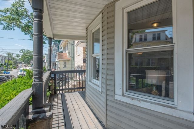 145 Alexander St, Newark City, NJ 07106