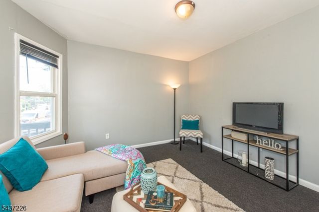 145 Alexander St, Newark City, NJ 07106