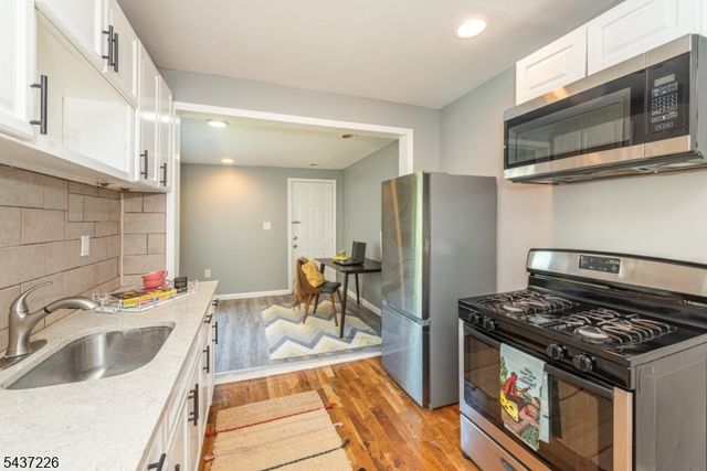 145 Alexander St, Newark City, NJ 07106