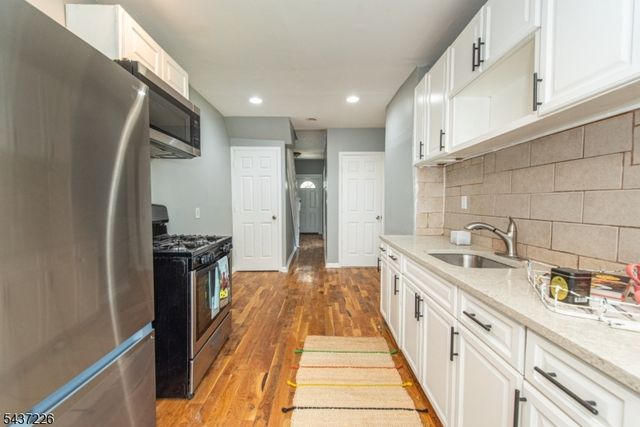 145 Alexander St, Newark City, NJ 07106