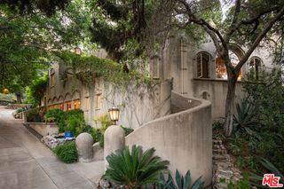 2707 Hermosita Drive, Glendale, CA 91208