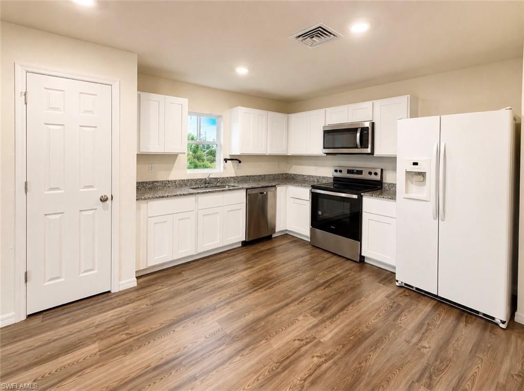 936 Panda DR, LEHIGH ACRES, FL 33974 — photo 4