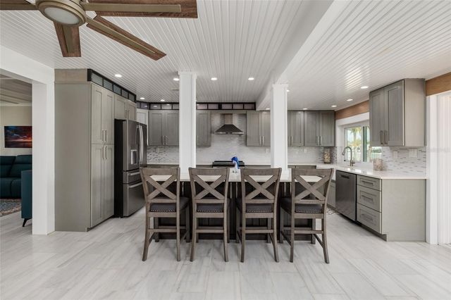 11775 E 4TH STREET E, Treasure Island, FL 33706