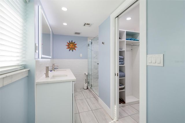 11775 E 4TH STREET E, Treasure Island, FL 33706