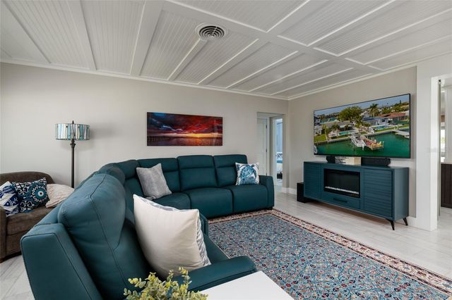 11775 E 4TH STREET E, Treasure Island, FL 33706