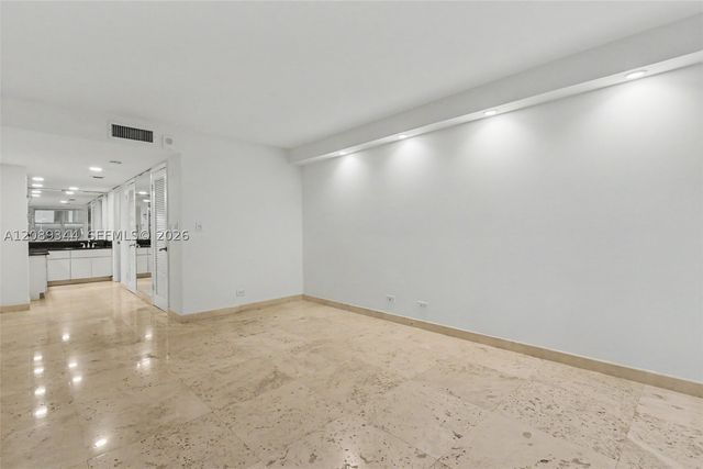 6039 Collins Ave 407, Miami Beach, FL 33140
