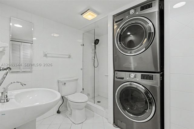 6039 Collins Ave 407, Miami Beach, FL 33140