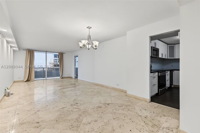 6039 Collins Ave 407, Miami Beach, FL 33140