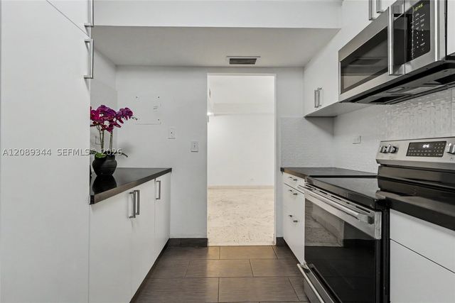 6039 Collins Ave 407, Miami Beach, FL 33140