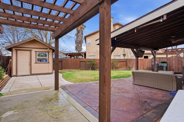 1232 Woodduck Ct, Newman, CA 95360