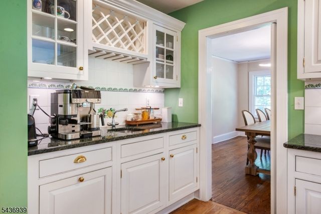 11 Yorke Rd, Mountain Lakes Boro, NJ 07046