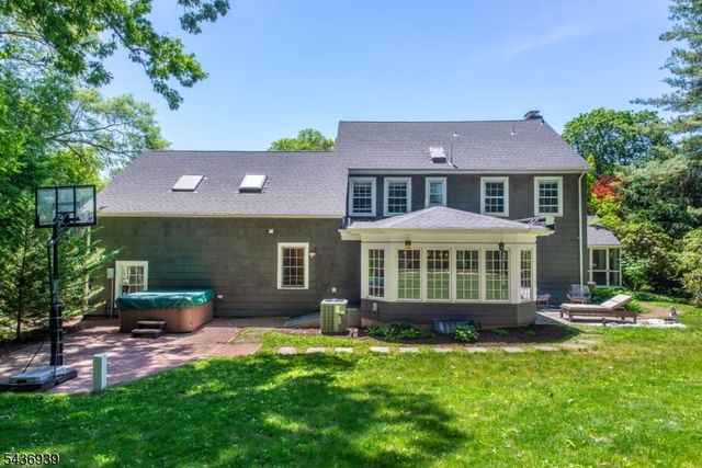 11 Yorke Rd, Mountain Lakes Boro, NJ 07046
