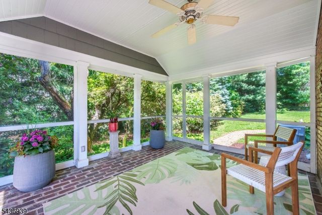 11 Yorke Rd, Mountain Lakes Boro, NJ 07046