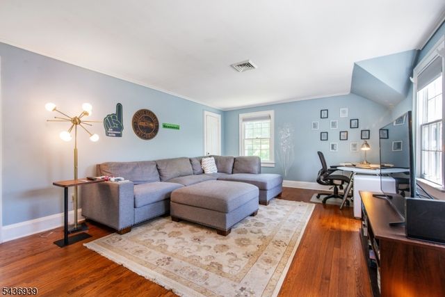 11 Yorke Rd, Mountain Lakes Boro, NJ 07046