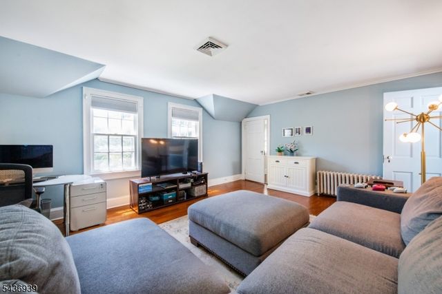 11 Yorke Rd, Mountain Lakes Boro, NJ 07046