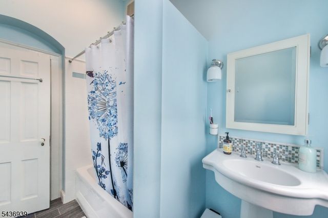 11 Yorke Rd, Mountain Lakes Boro, NJ 07046