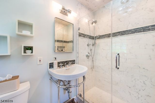 11 Yorke Rd, Mountain Lakes Boro, NJ 07046