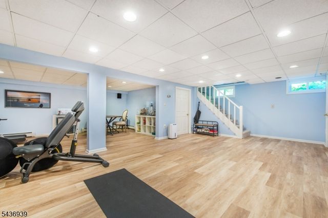 11 Yorke Rd, Mountain Lakes Boro, NJ 07046