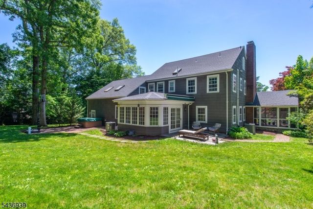 11 Yorke Rd, Mountain Lakes Boro, NJ 07046