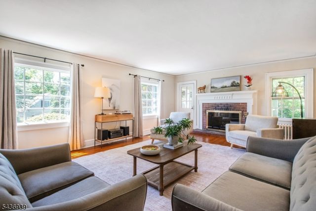 11 Yorke Rd, Mountain Lakes Boro, NJ 07046