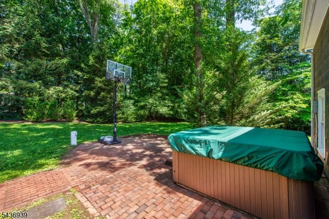 11 Yorke Rd, Mountain Lakes Boro, NJ 07046