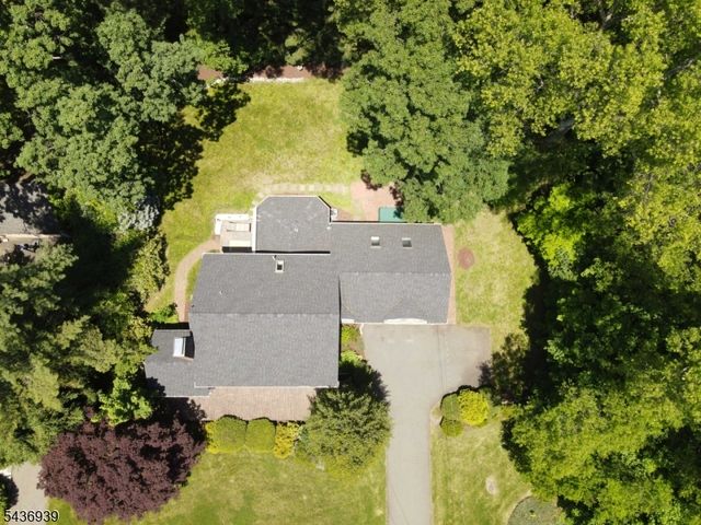 11 Yorke Rd, Mountain Lakes Boro, NJ 07046