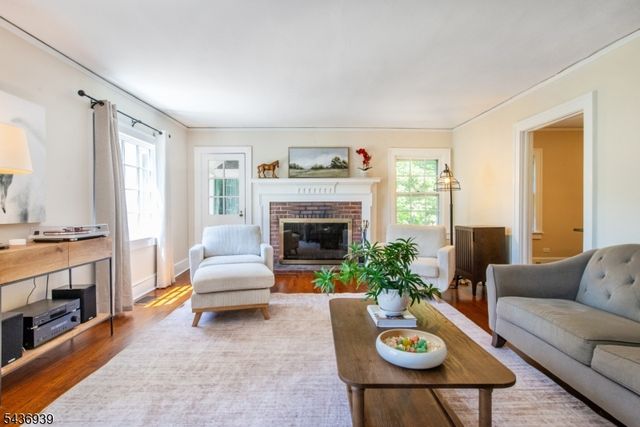 11 Yorke Rd, Mountain Lakes Boro, NJ 07046
