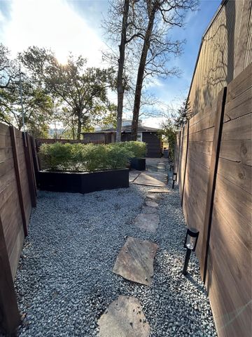 4019 Ascot Lane, Houston, TX 77092