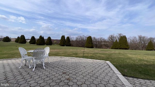 25 TANGLEWOOD DR, Schwenksville, PA 19473