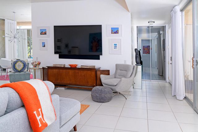 371 Desert Lakes Drive, Palm Springs, CA 92264