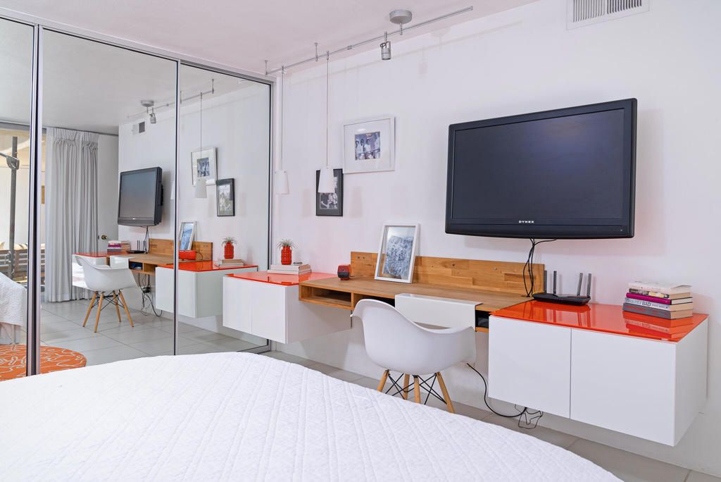 Image 18 of property listing at 371 Desert Lakes Drive, Palm Springs, CA 92264