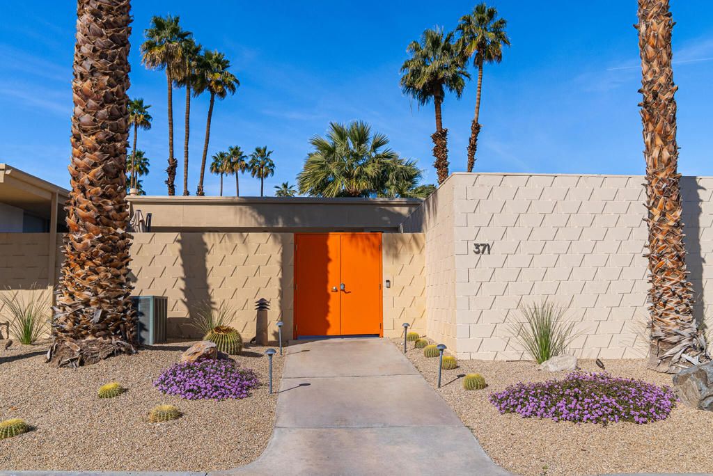 Image 22 of property listing at 371 Desert Lakes Drive, Palm Springs, CA 92264