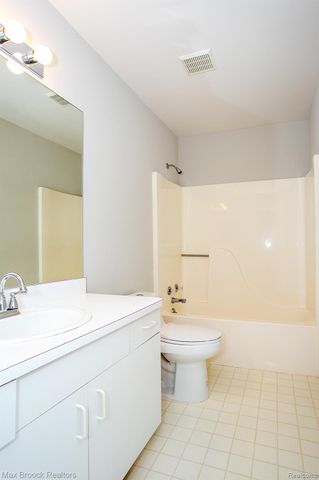 41621 Blair Drive, Novi, MI 48377