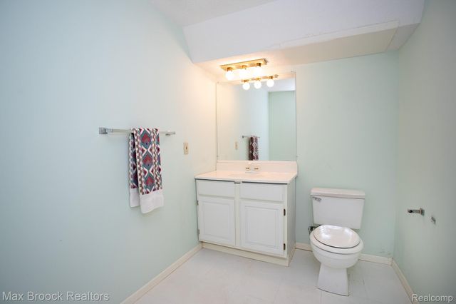 41621 Blair Drive, Novi, MI 48377