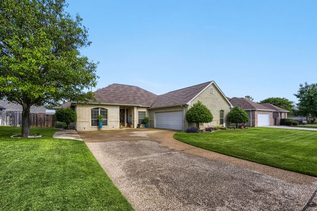 1022 Belmont Drive, Kennedale, TX 76060