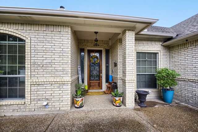 1022 Belmont Drive, Kennedale, TX 76060