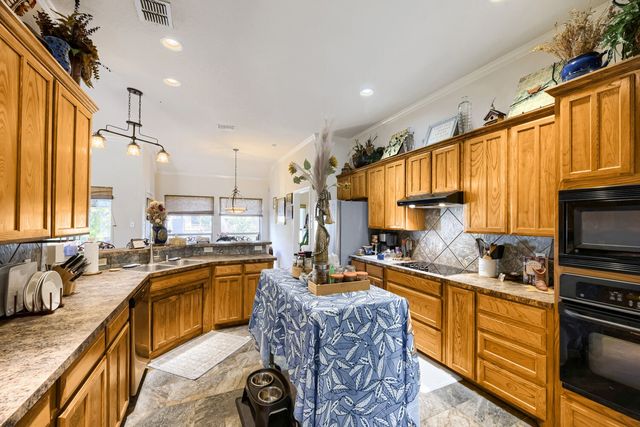 1022 Belmont Drive, Kennedale, TX 76060