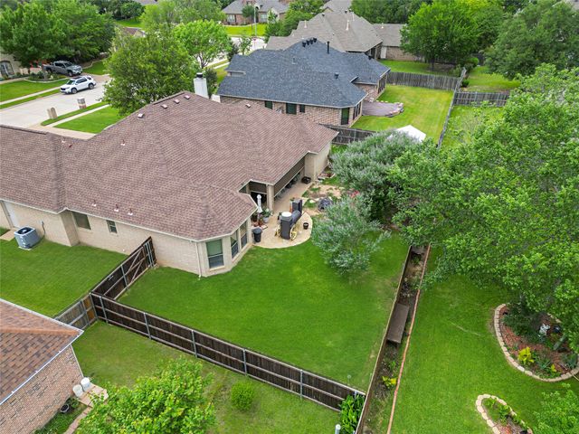 1022 Belmont Drive, Kennedale, TX 76060